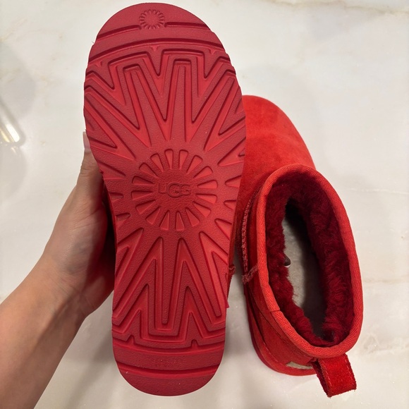 Classic y2k Ultra Mini Cozy Red Uggs - Picture 5 of 7